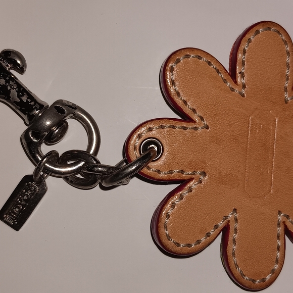 Coach Vintage Flower Daisy Keyfob Bag Charm $3.99sh - Picture 7 of 7